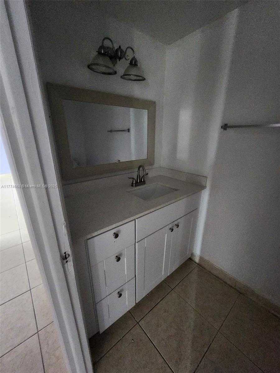 Small Image of 14830 NARANJA LAKES BLVD #A1A, Homestead Number 11