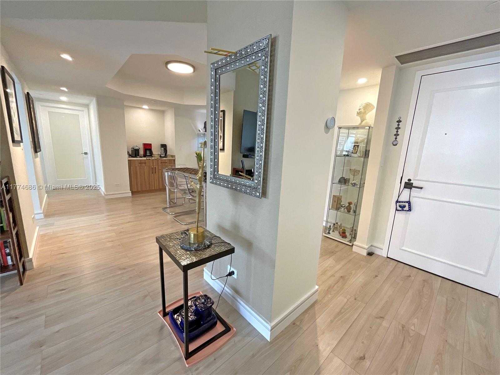 Small Image of 20191 EAST COUNTRY CLUB DR #1903, Aventura Number 3