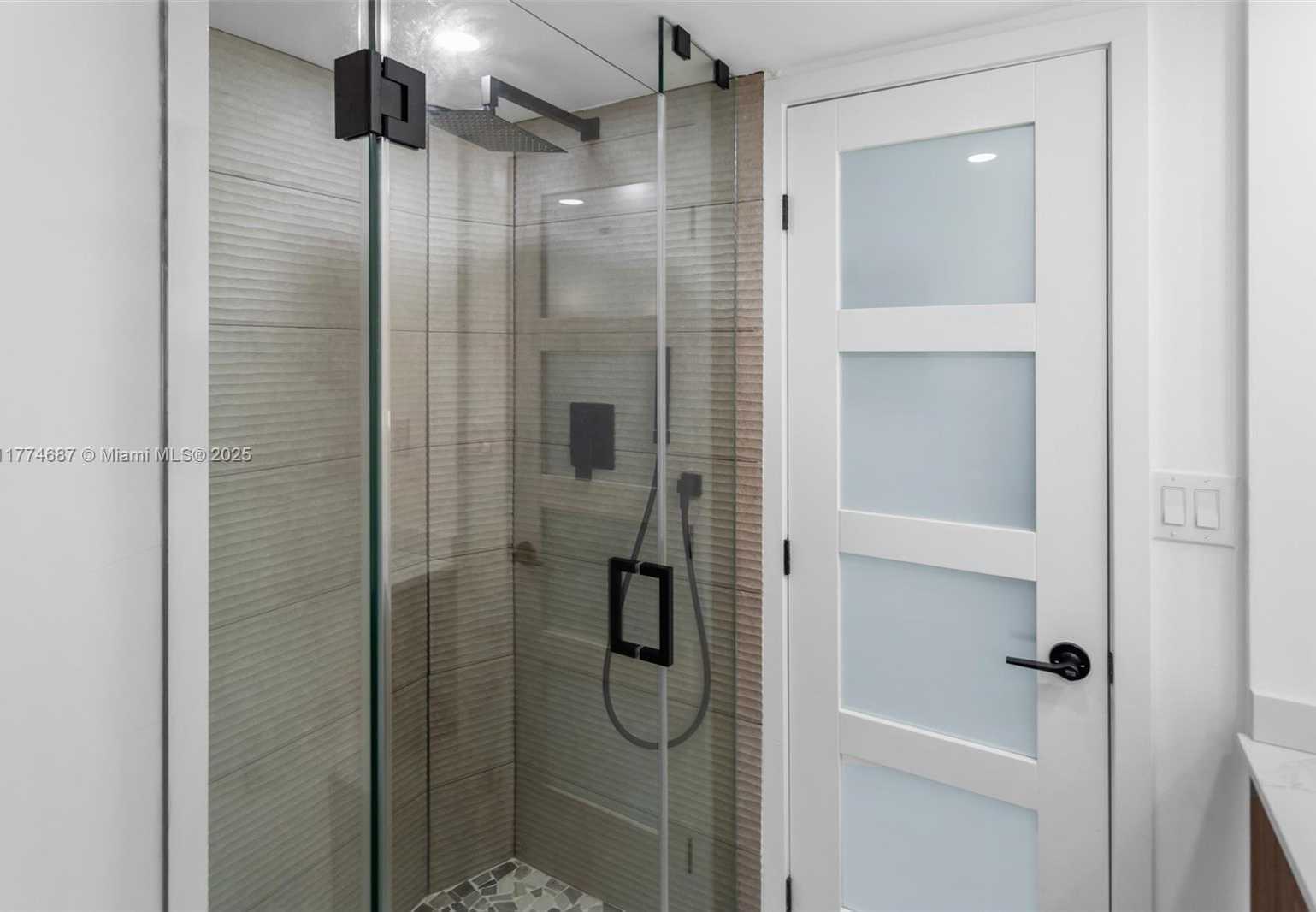 Small Image of 5701 COLLINS AVE #503, Miami Beach Number 12