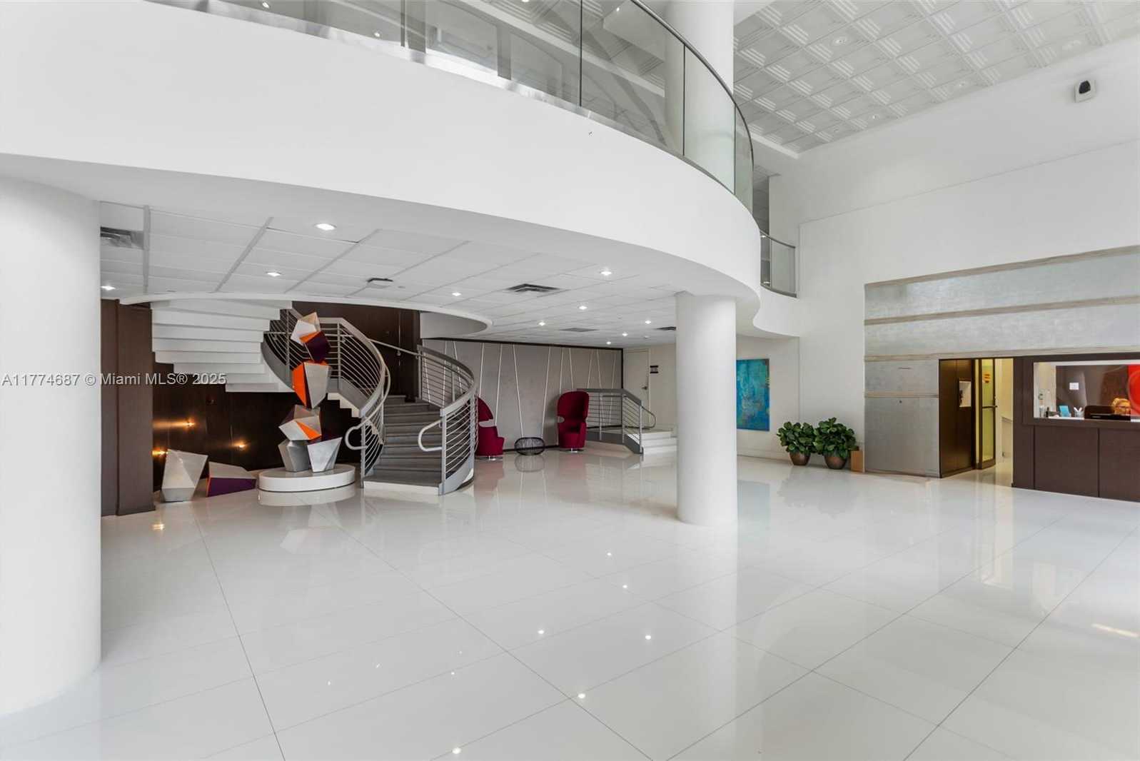 Small Image of 5701 COLLINS AVE #503, Miami Beach Number 40