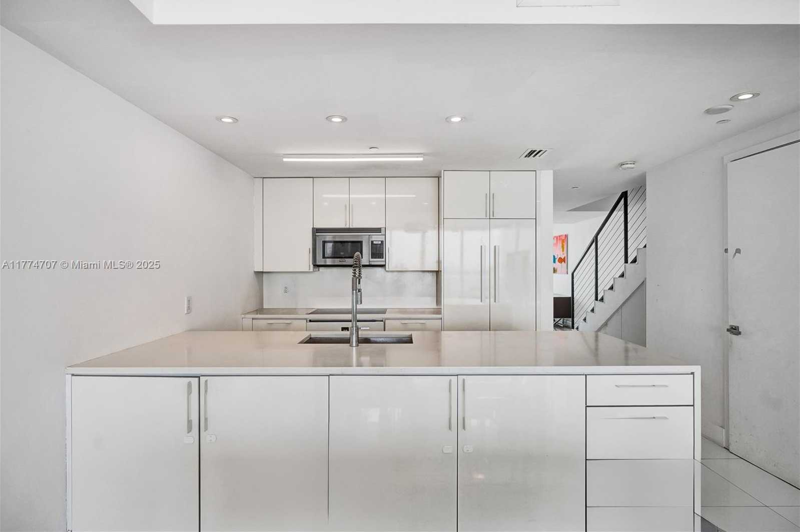 Small Image of 7935 EAST DR #803, North Bay Village Number 12