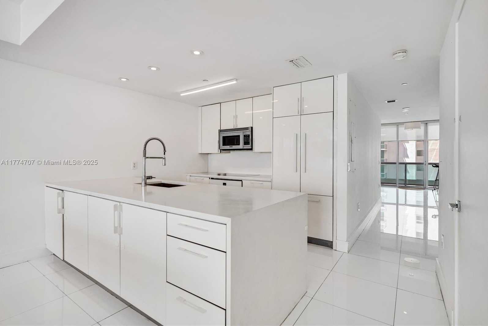 Small Image of 7935 EAST DR #803, North Bay Village Number 14