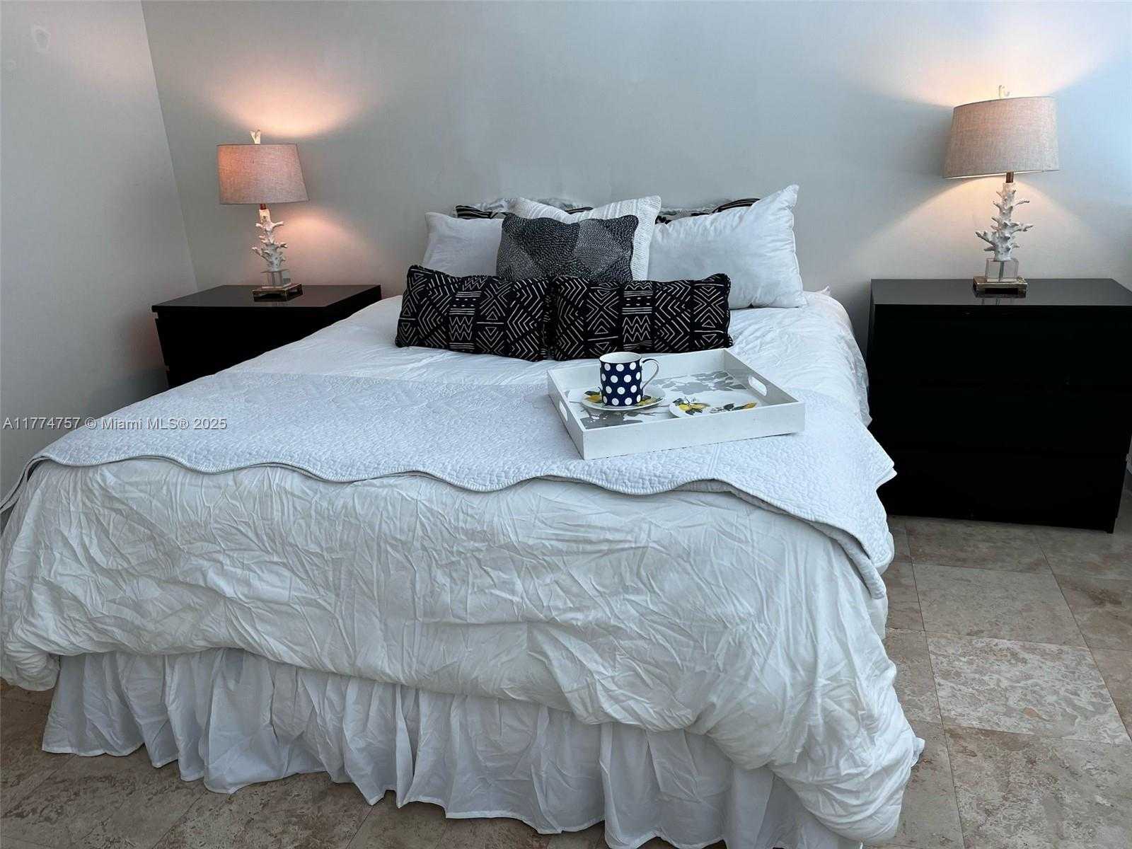 Small Image of 5445 COLLINS AVE #L3, Miami Beach Number 15