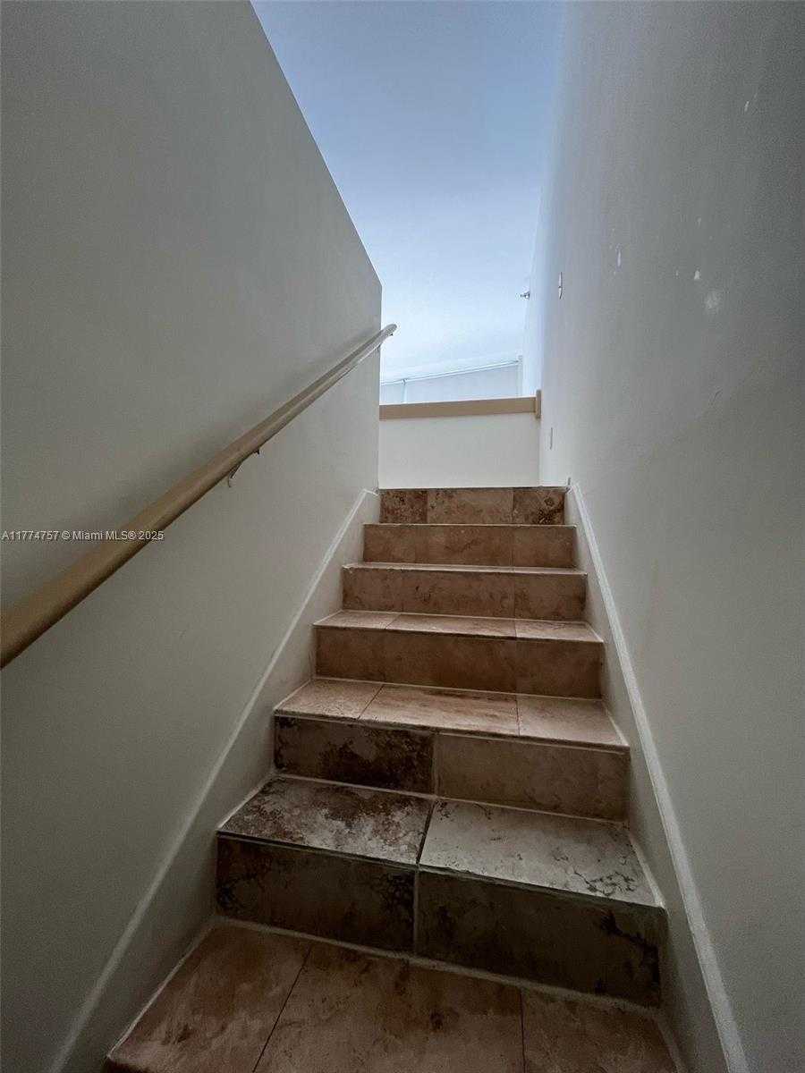 Small Image of 5445 COLLINS AVE #L3, Miami Beach Number 21