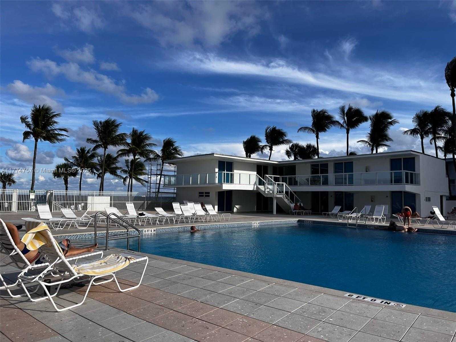 Small Image of 5445 COLLINS AVE #L3, Miami Beach Number 26