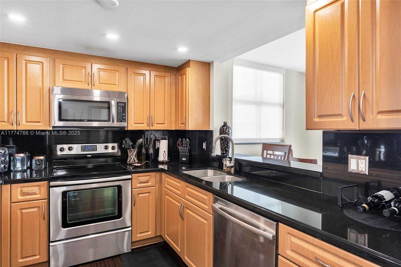 Small Image of 1250 SOUTH MIAMI AVE #2701, Miami Number 10