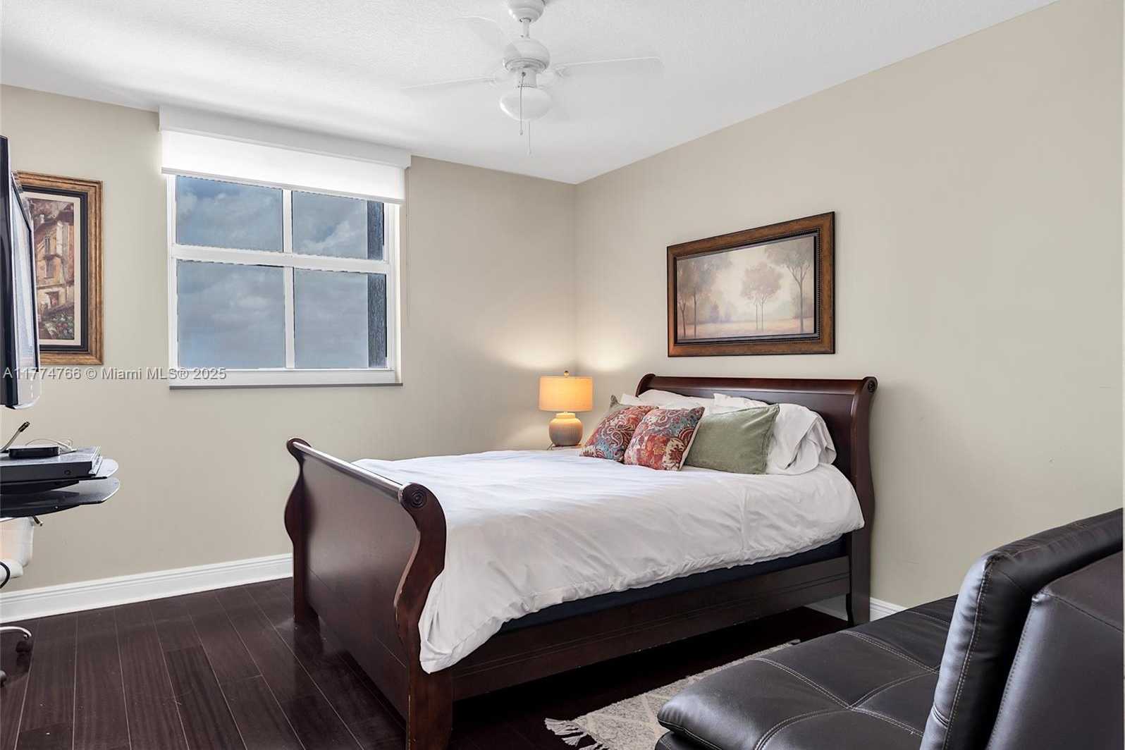 Small Image of 1250 SOUTH MIAMI AVE #2701, Miami Number 24