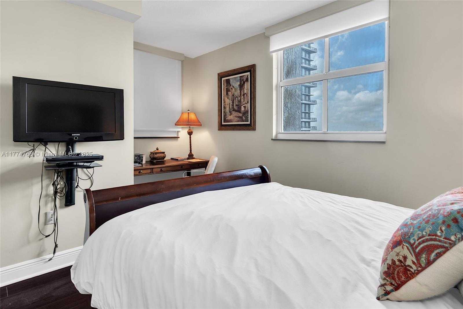 Small Image of 1250 SOUTH MIAMI AVE #2701, Miami Number 25