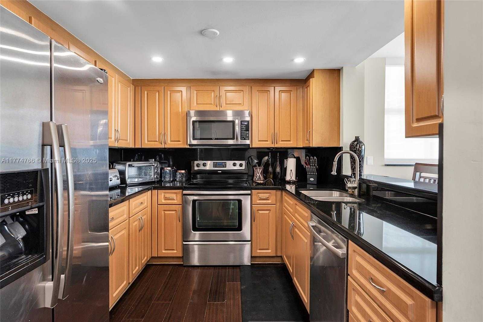Small Image of 1250 SOUTH MIAMI AVE #2701, Miami Number 9