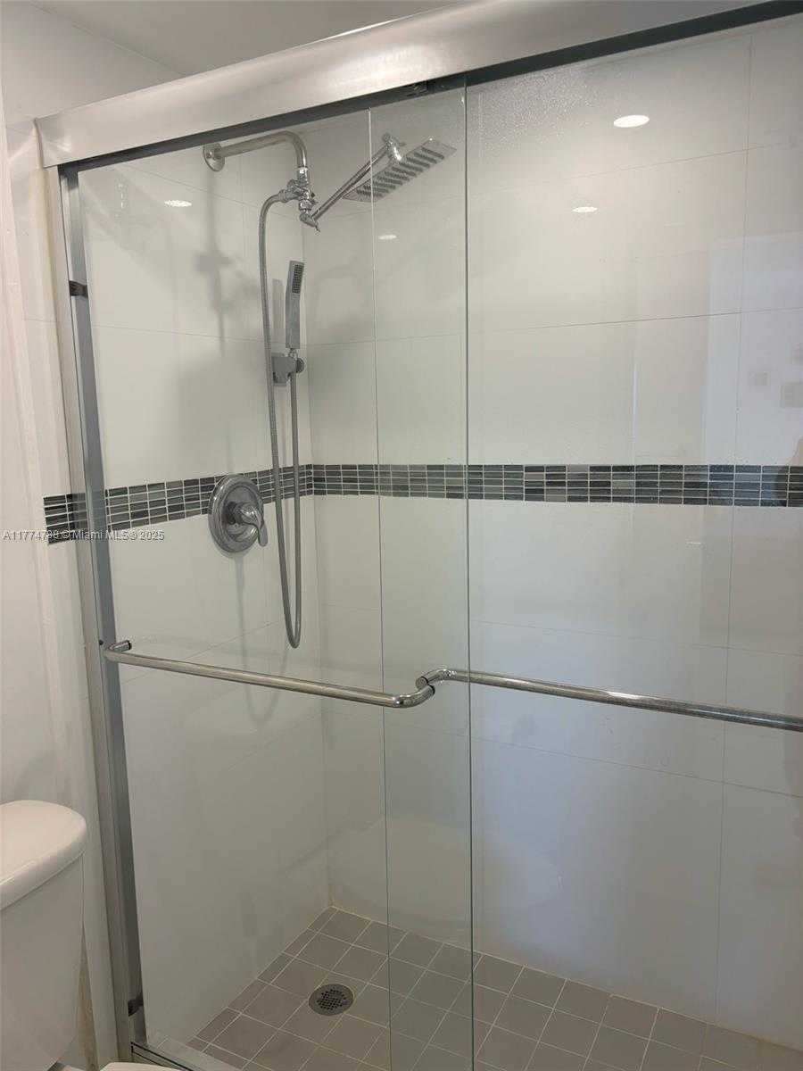 Small Image of 20335 WEST COUNTRY CLUB DR #608, Aventura Number 16