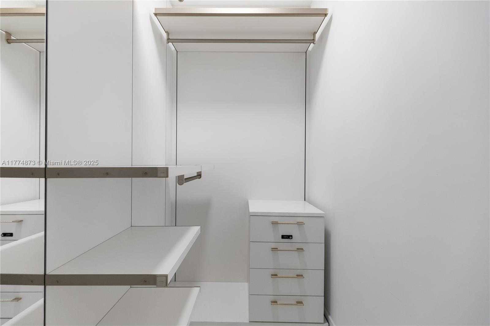 Small Image of 15701 COLLINS AVE #1004, Sunny Isles Beach Number 42