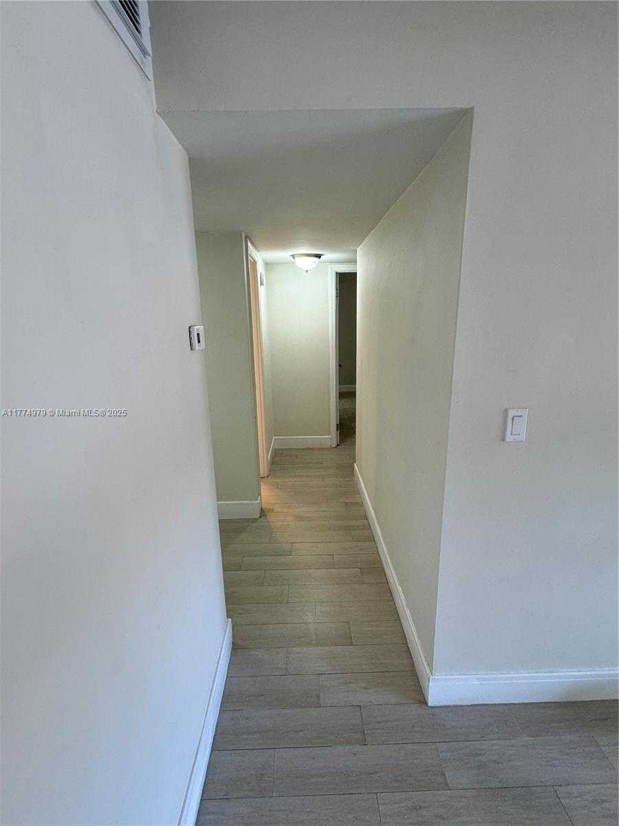Small Image of 10501 SOUTH WEST 108TH AVE #114, Miami Number 12