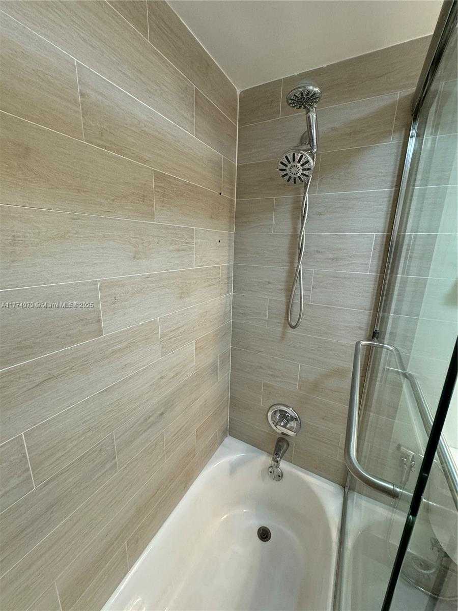 Small Image of 10501 SOUTH WEST 108TH AVE #114, Miami Number 13