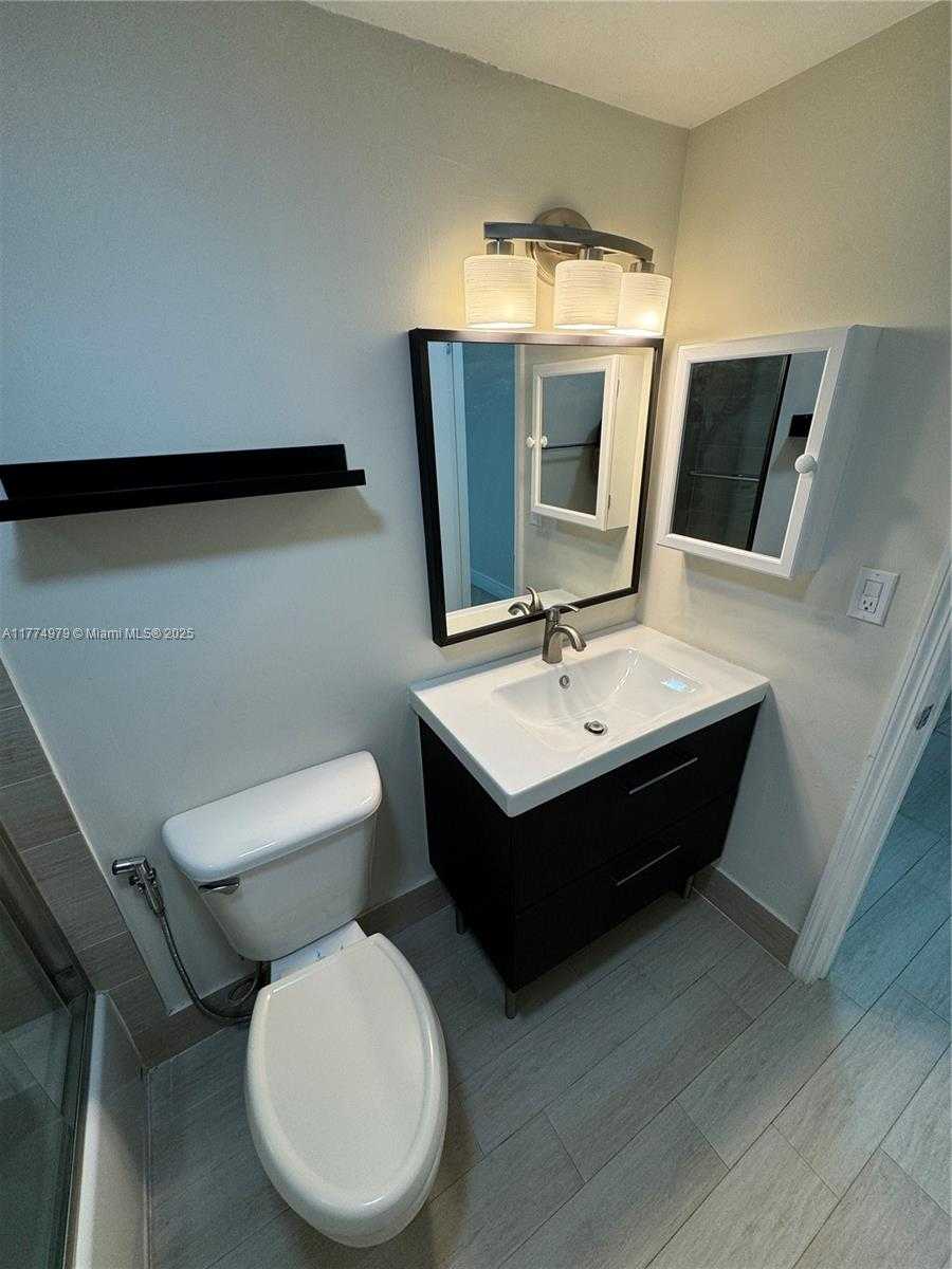 Small Image of 10501 SOUTH WEST 108TH AVE #114, Miami Number 14