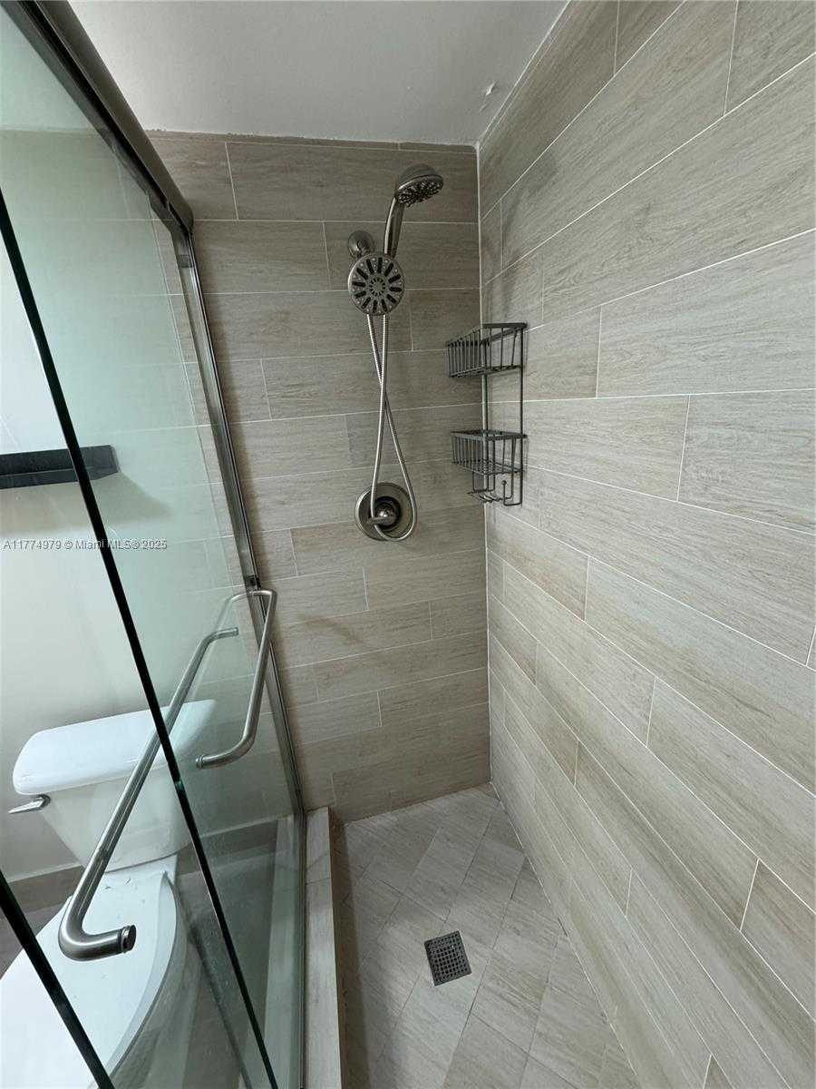 Small Image of 10501 SOUTH WEST 108TH AVE #114, Miami Number 19