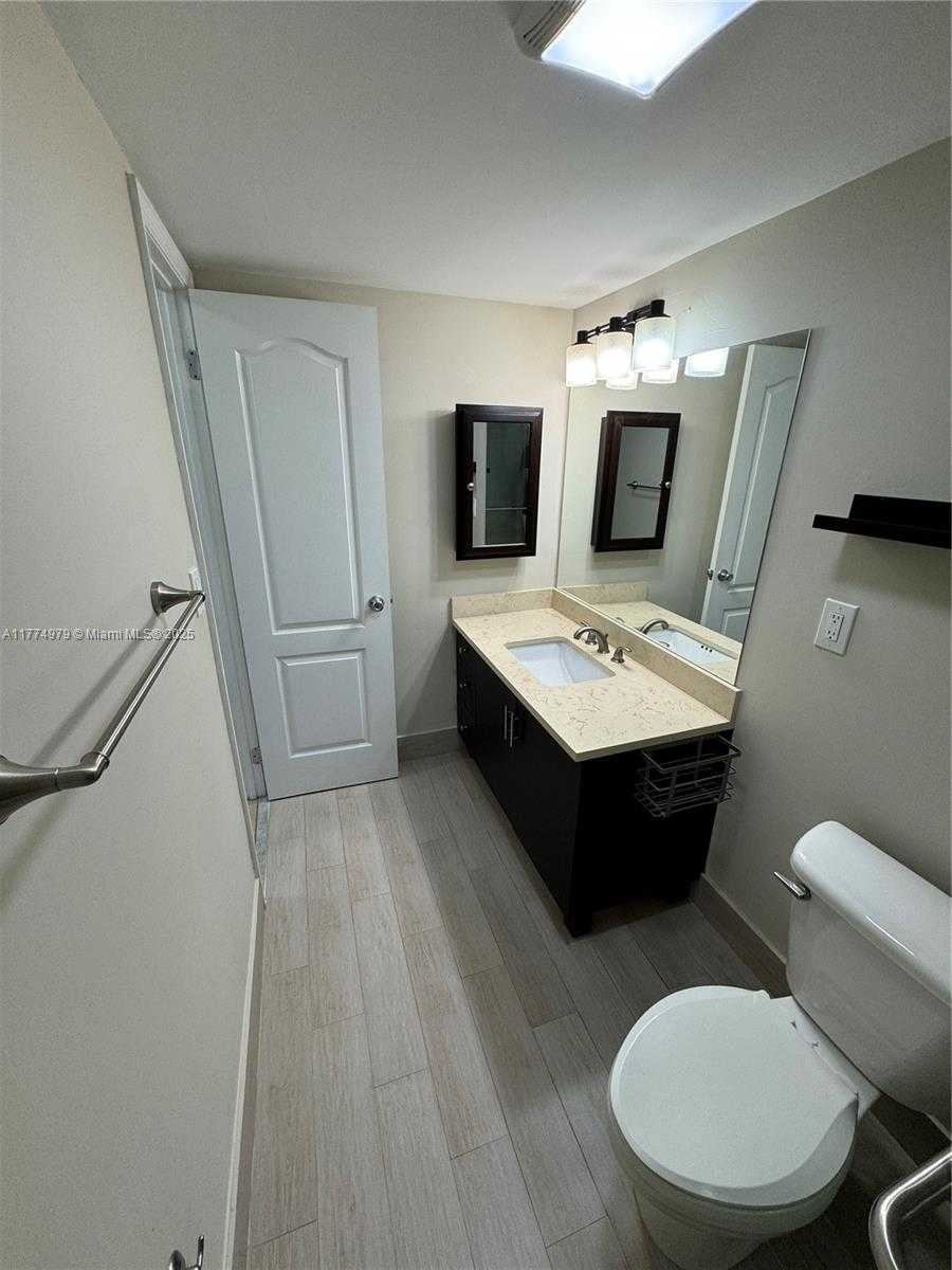 Small Image of 10501 SOUTH WEST 108TH AVE #114, Miami Number 20