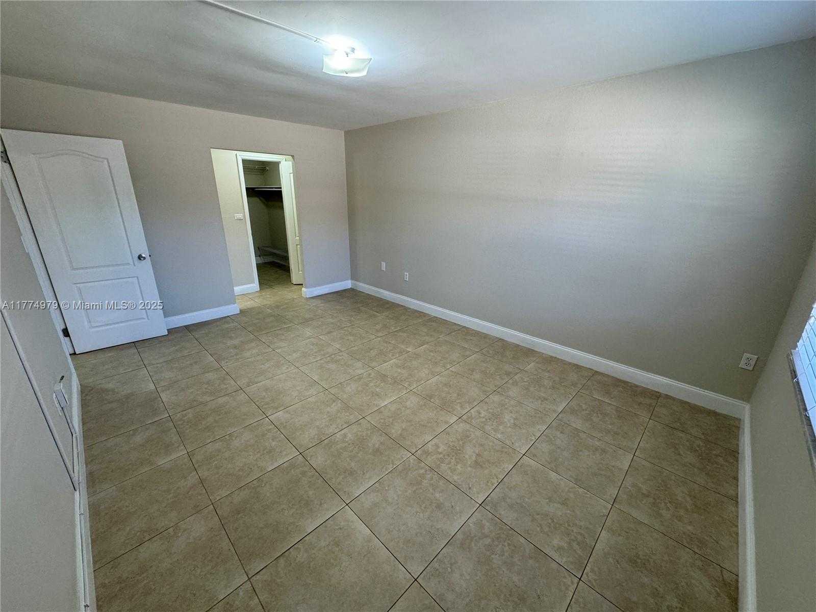 Small Image of 10501 SOUTH WEST 108TH AVE #114, Miami Number 23