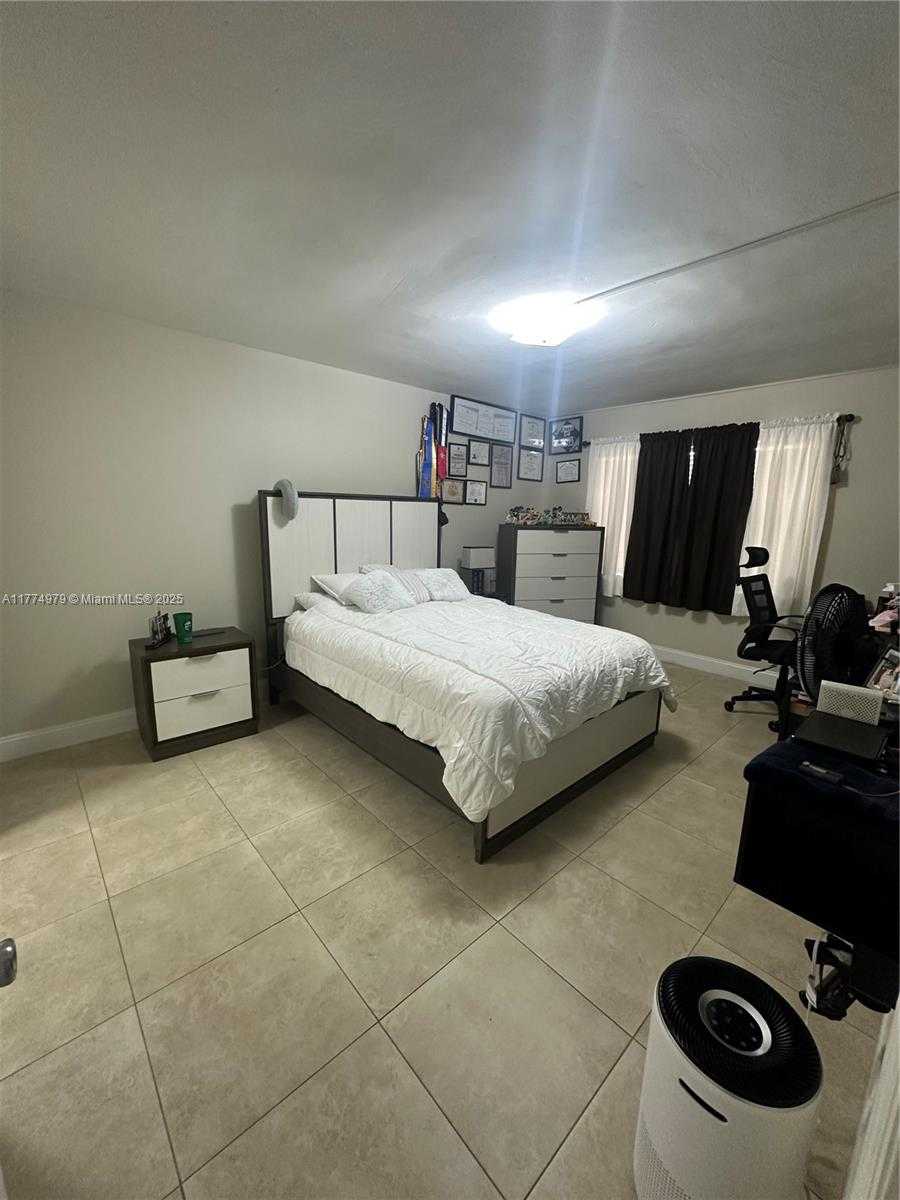 Small Image of 10501 SOUTH WEST 108TH AVE #114, Miami Number 27