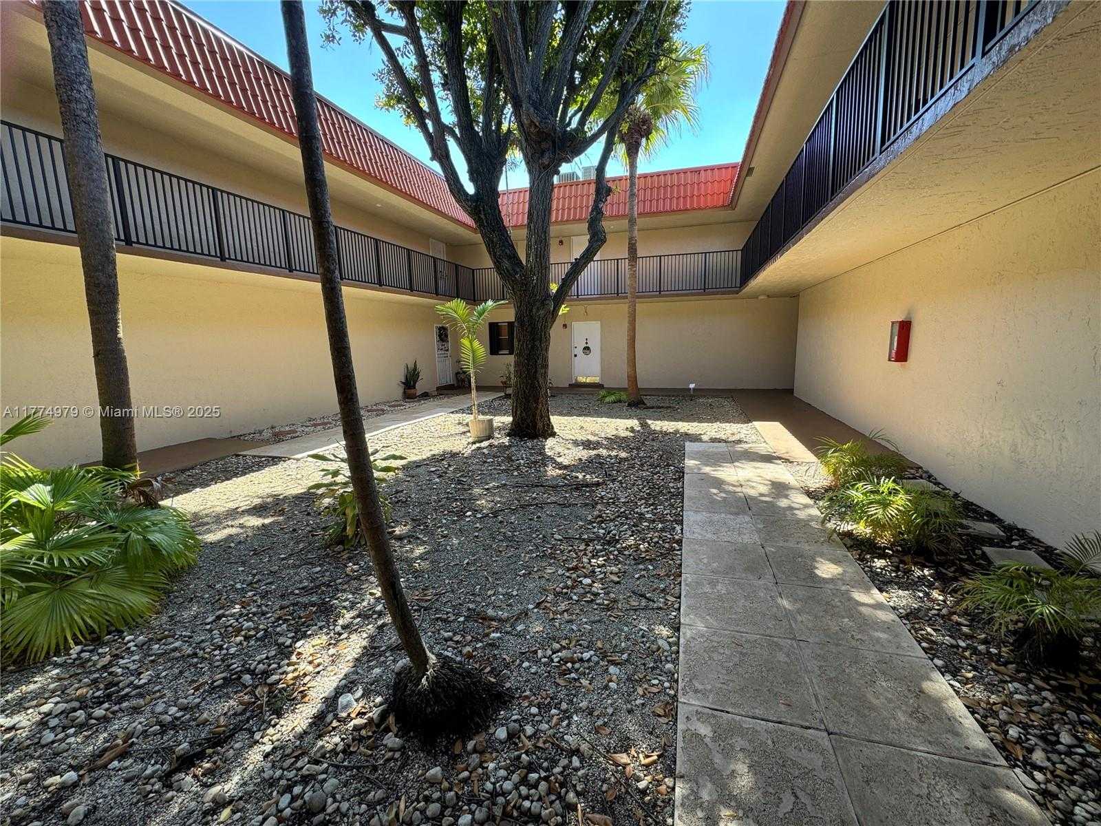 Small Image of 10501 SOUTH WEST 108TH AVE #114, Miami Number 31