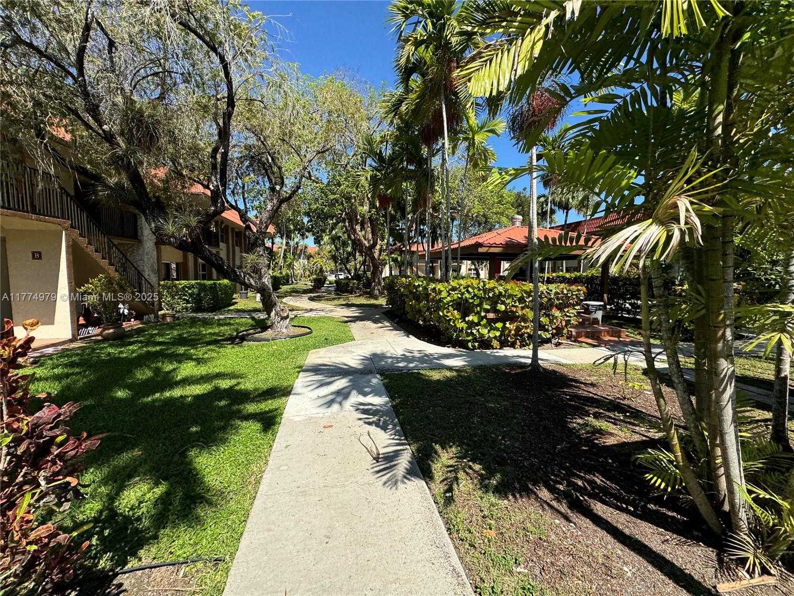 Small Image of 10501 SOUTH WEST 108TH AVE #114, Miami Number 34