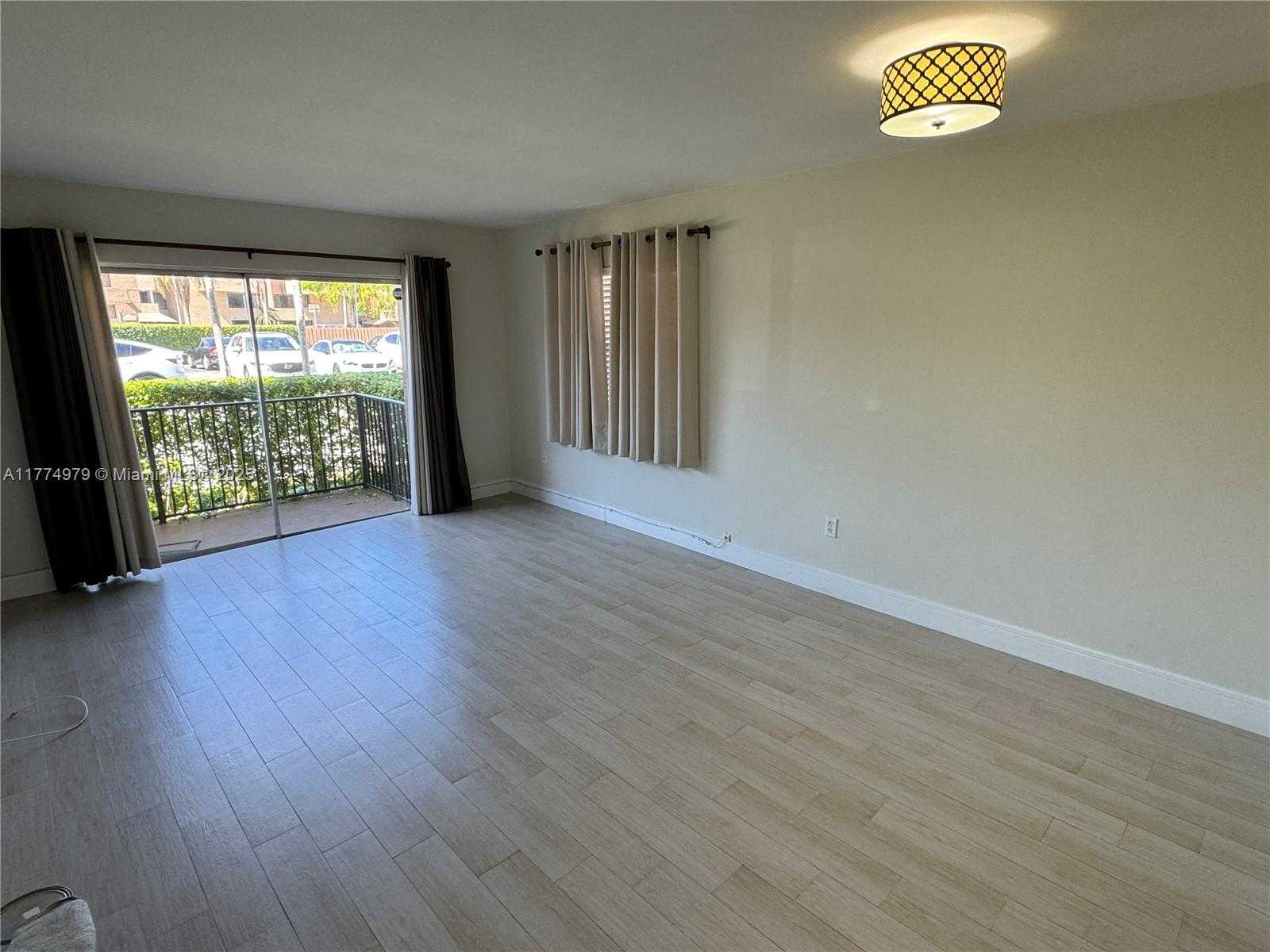 Small Image of 10501 SOUTH WEST 108TH AVE #114, Miami Number 7