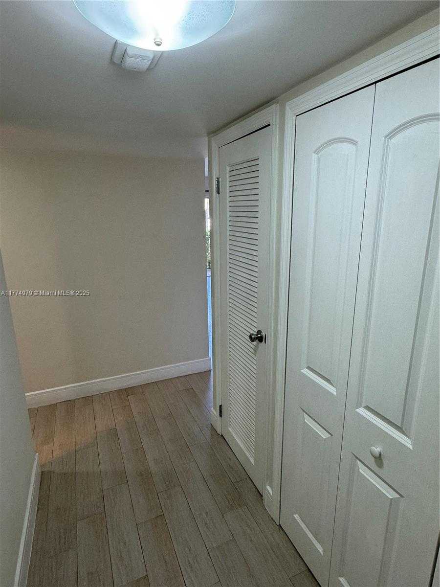 Small Image of 10501 SOUTH WEST 108TH AVE #114, Miami Number 9