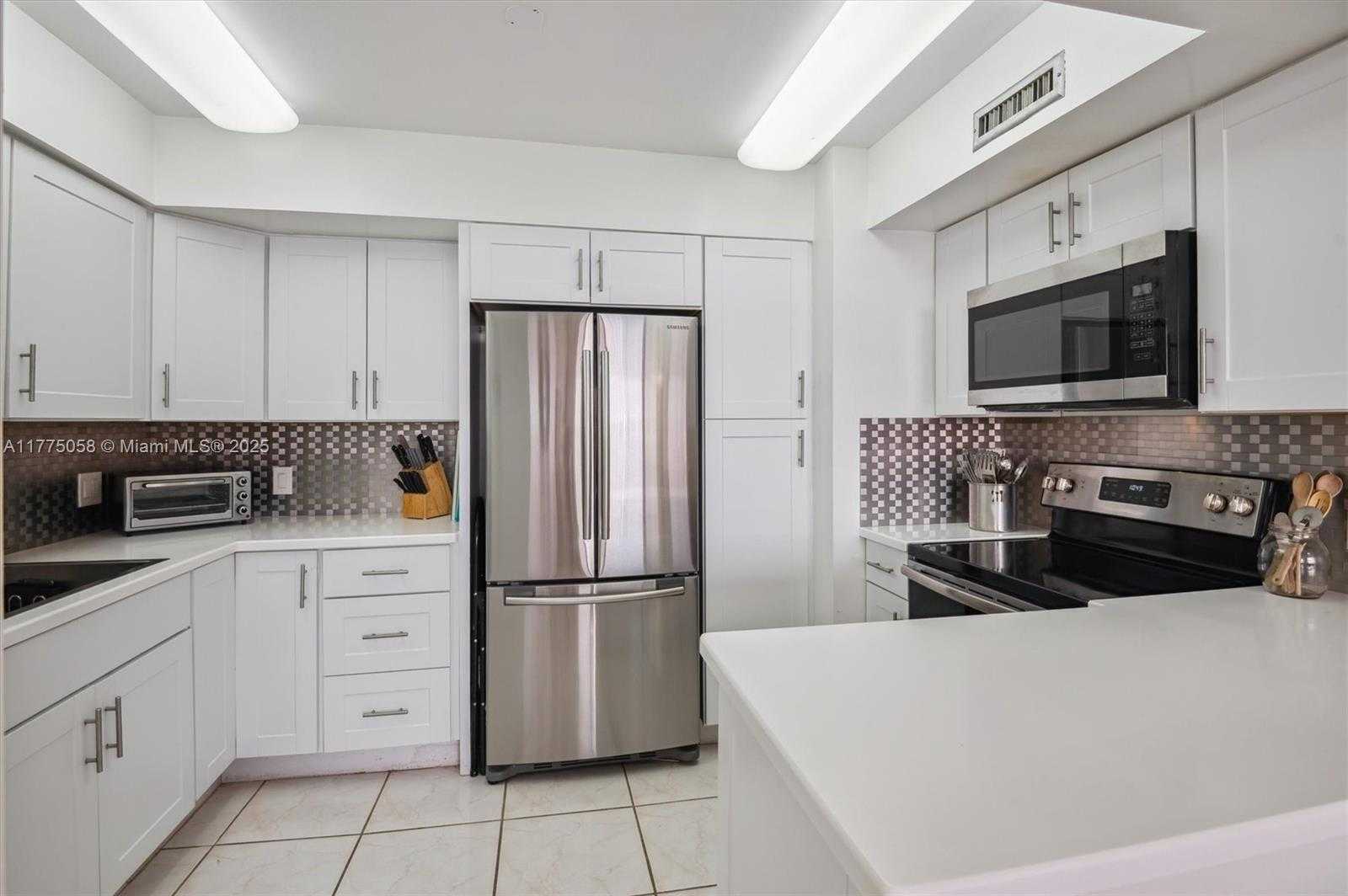 Small Image of 3505 SOUTH OCEAN DR #604, Hollywood Number 10