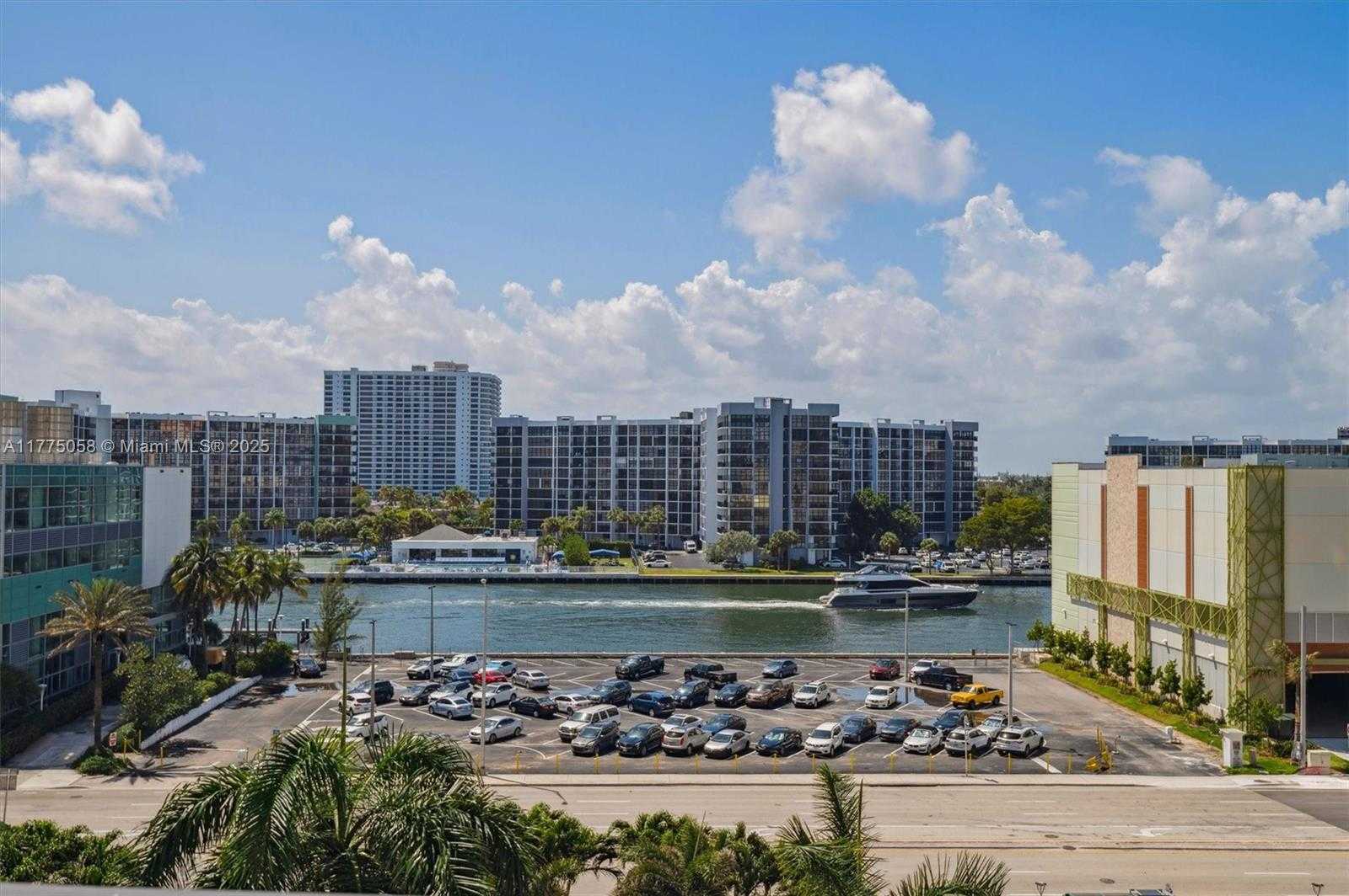 Small Image of 3505 SOUTH OCEAN DR #604, Hollywood Number 2