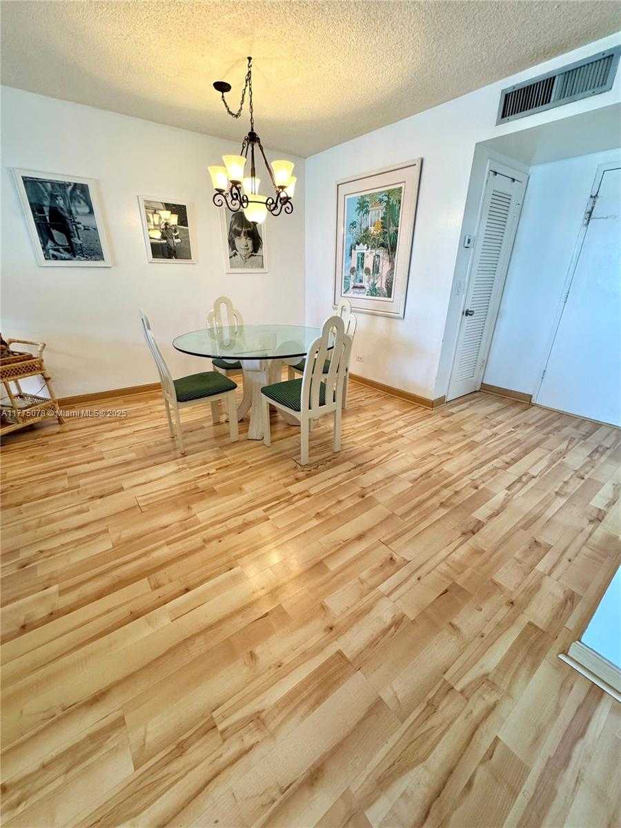 Small Image of 1001 91ST ST #710, Bay Harbor Islands Number 12