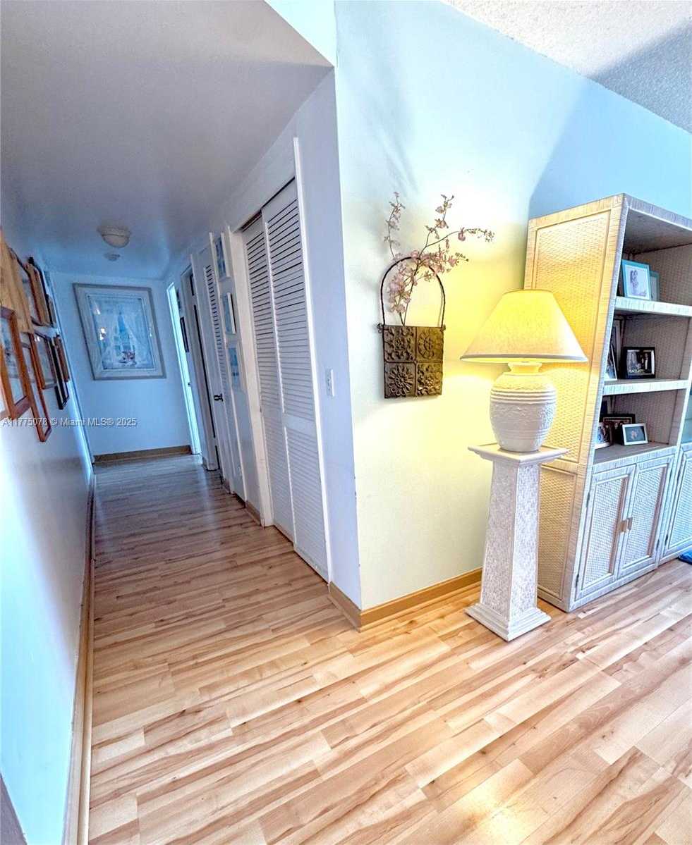Small Image of 1001 91ST ST #710, Bay Harbor Islands Number 16
