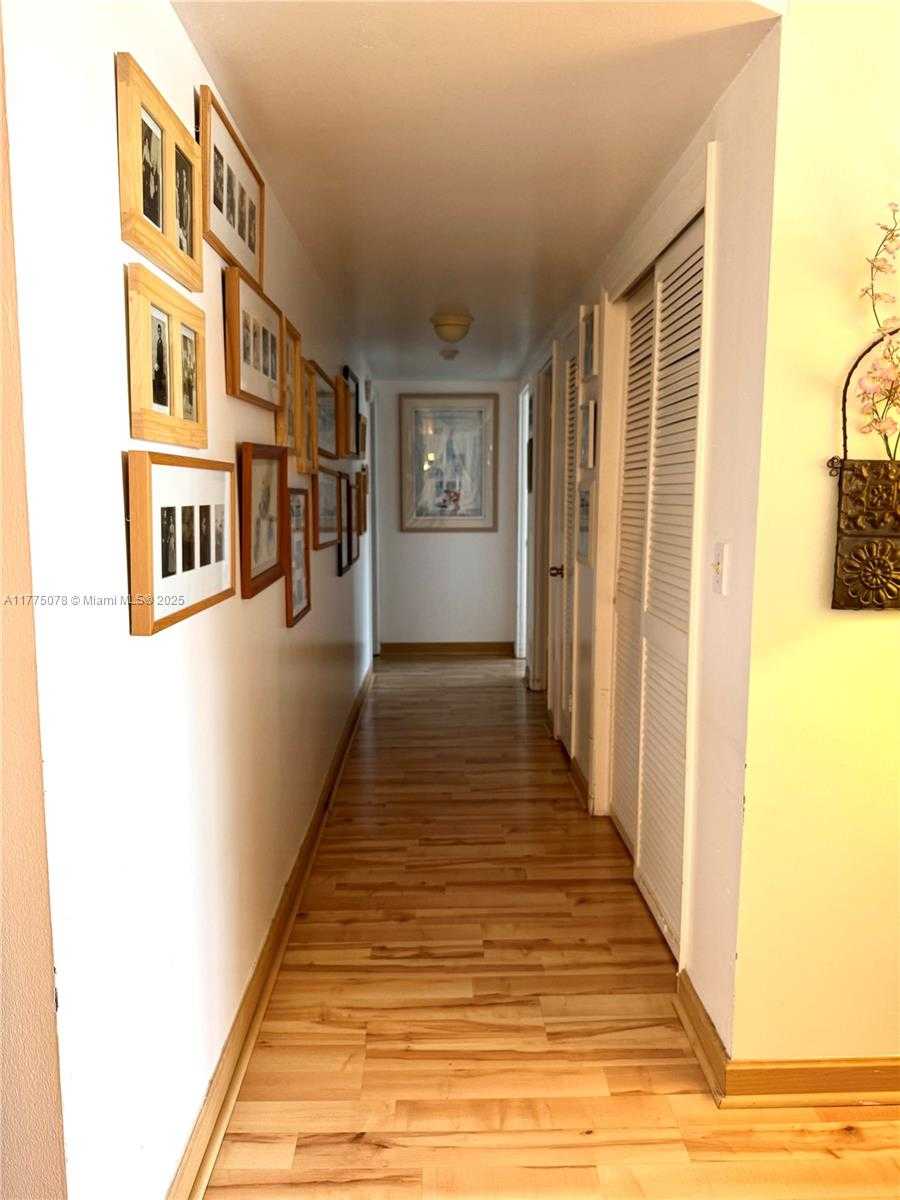 Small Image of 1001 91ST ST #710, Bay Harbor Islands Number 17