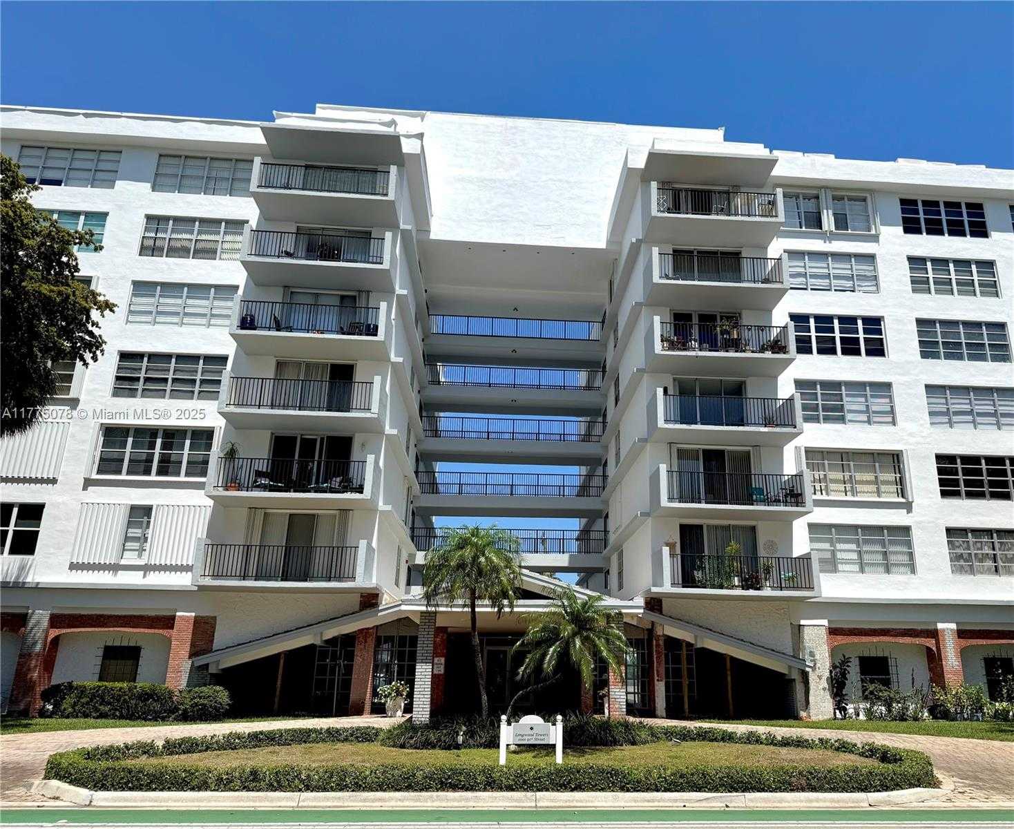 Small Image of 1001 91ST ST #710, Bay Harbor Islands Number 2