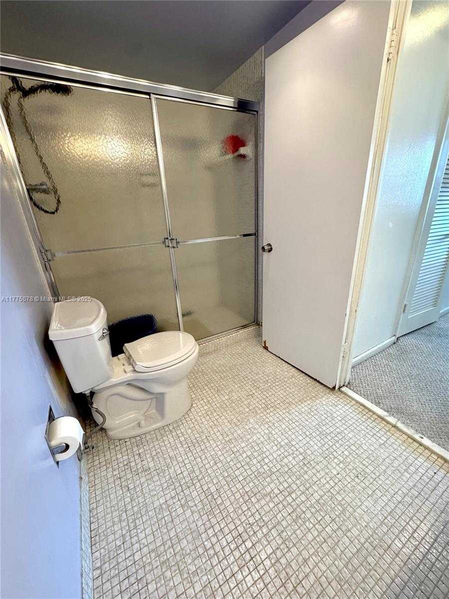 Small Image of 1001 91ST ST #710, Bay Harbor Islands Number 24