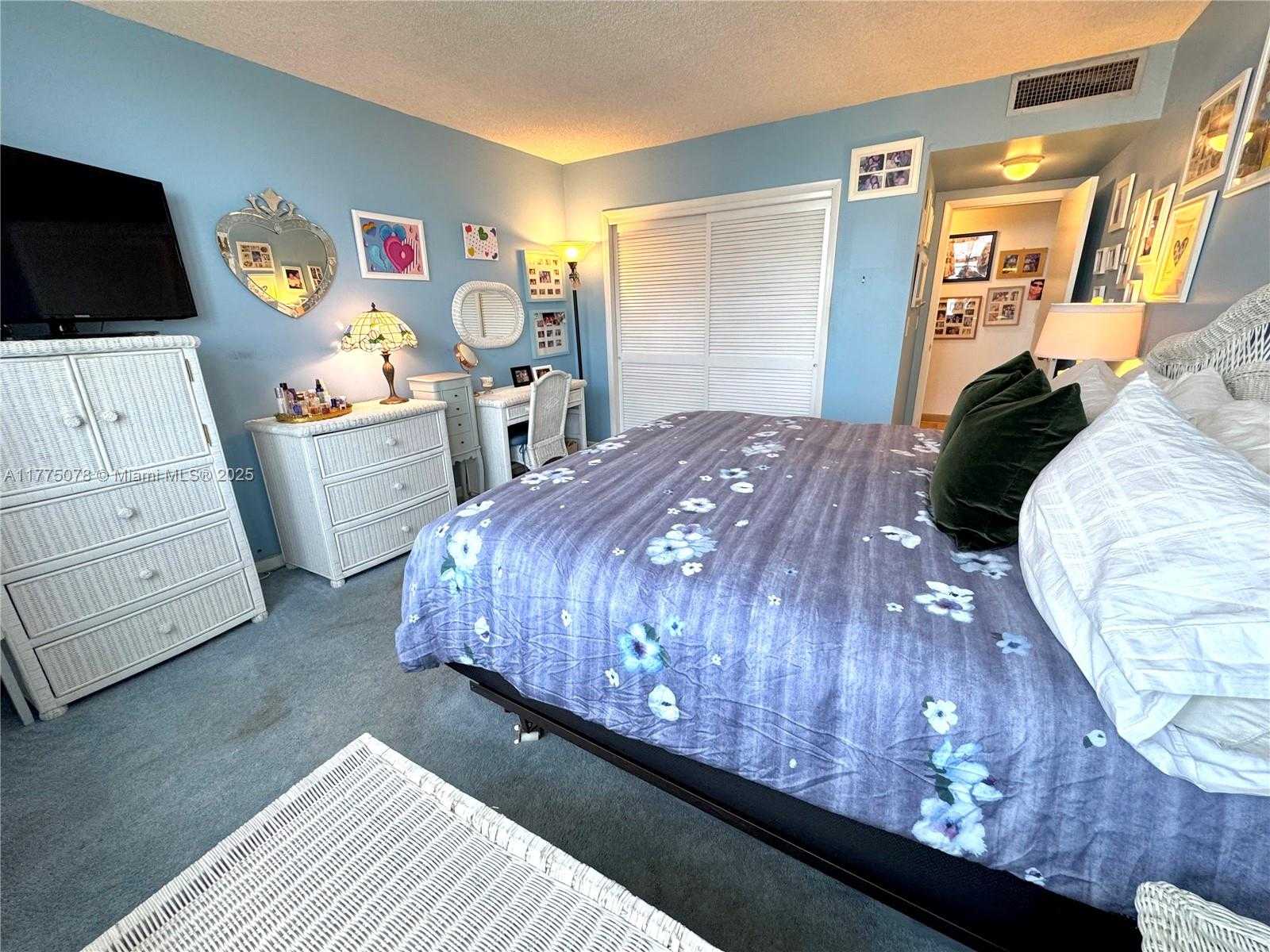 Small Image of 1001 91ST ST #710, Bay Harbor Islands Number 29