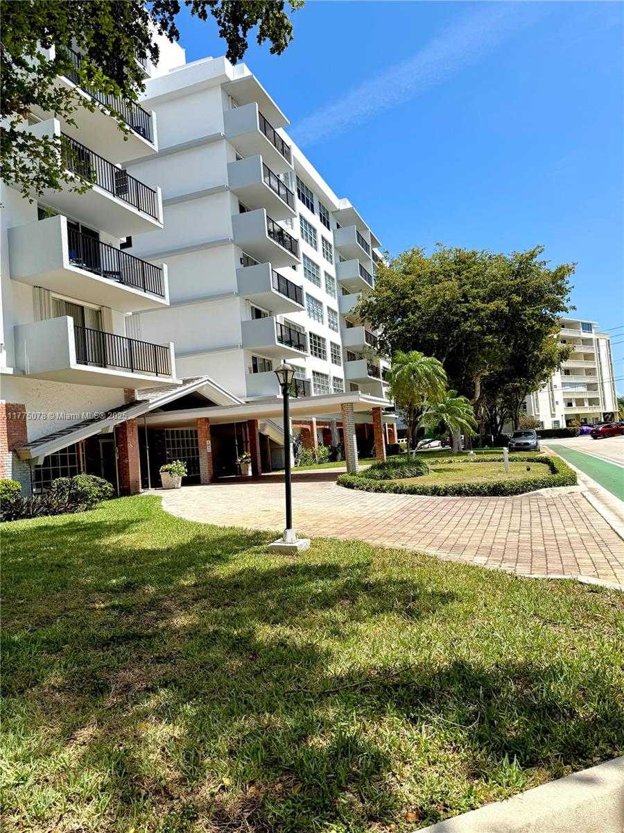 Small Image of 1001 91ST ST #710, Bay Harbor Islands Number 3