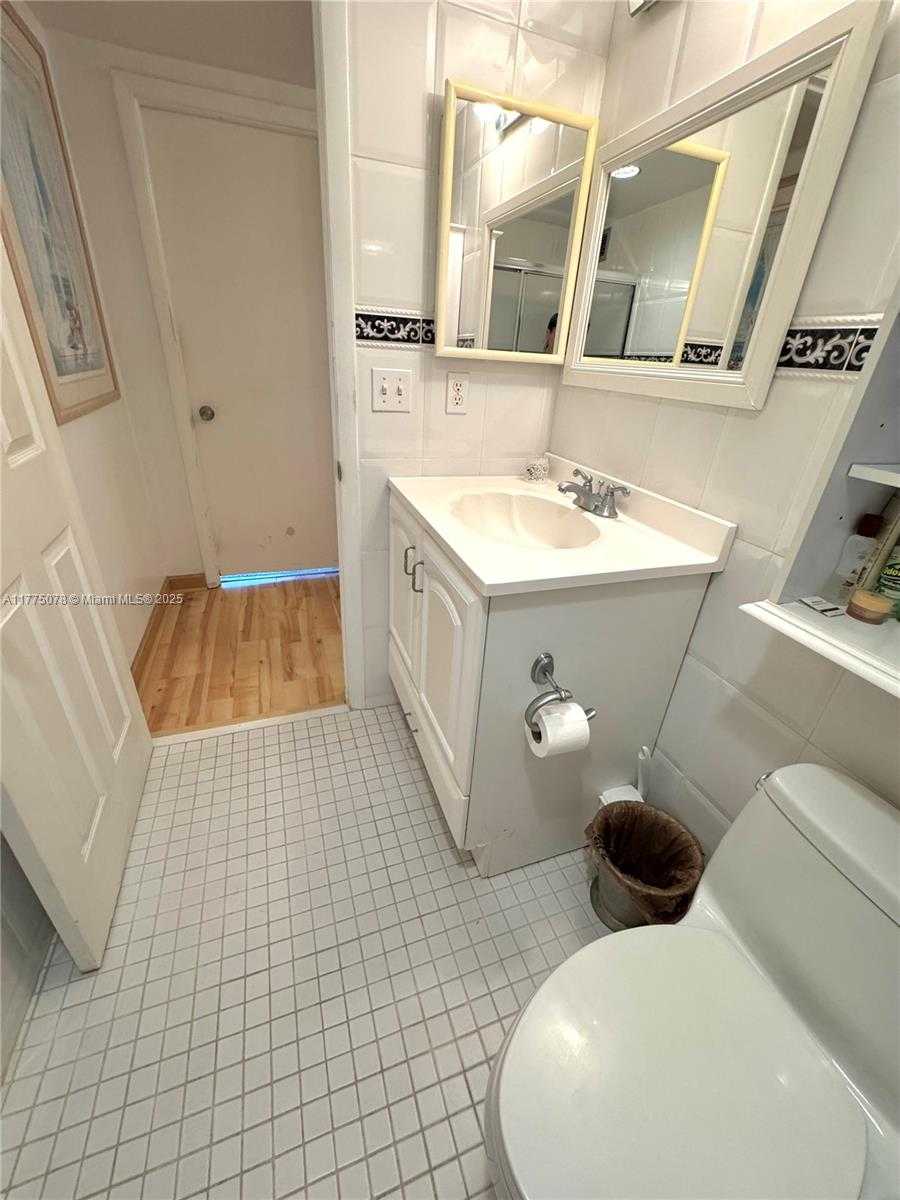 Small Image of 1001 91ST ST #710, Bay Harbor Islands Number 31