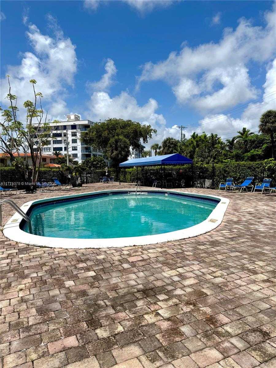 Small Image of 1001 91ST ST #710, Bay Harbor Islands Number 32