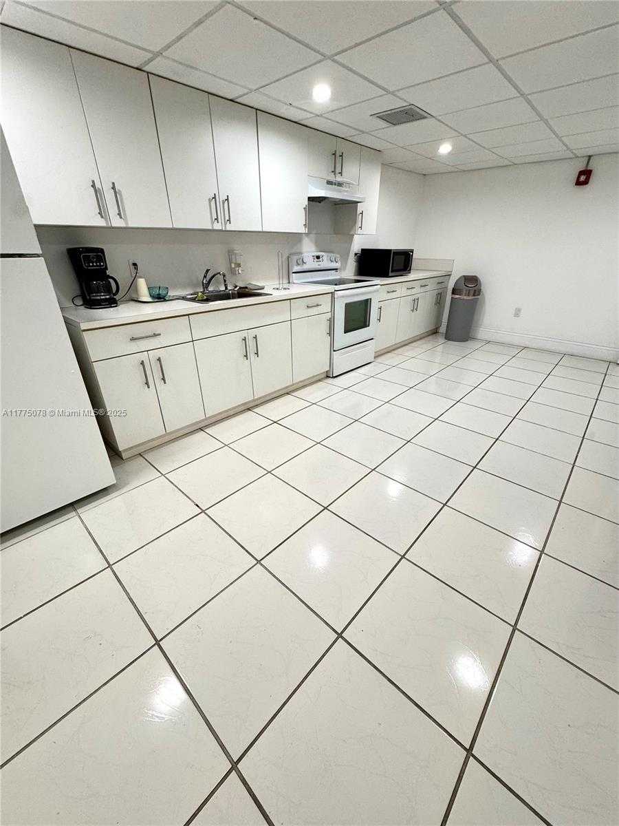 Small Image of 1001 91ST ST #710, Bay Harbor Islands Number 42