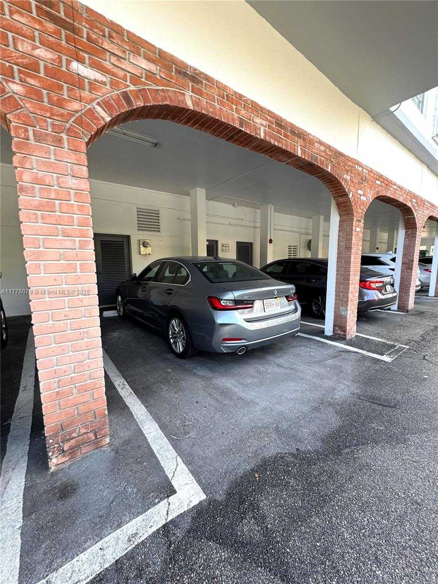 Small Image of 1001 91ST ST #710, Bay Harbor Islands Number 46