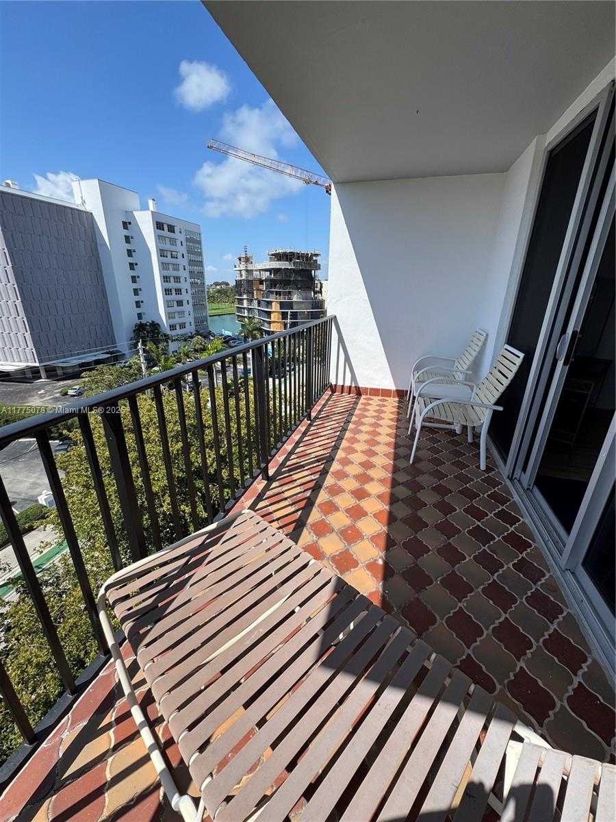 Small Image of 1001 91ST ST #710, Bay Harbor Islands Number 5