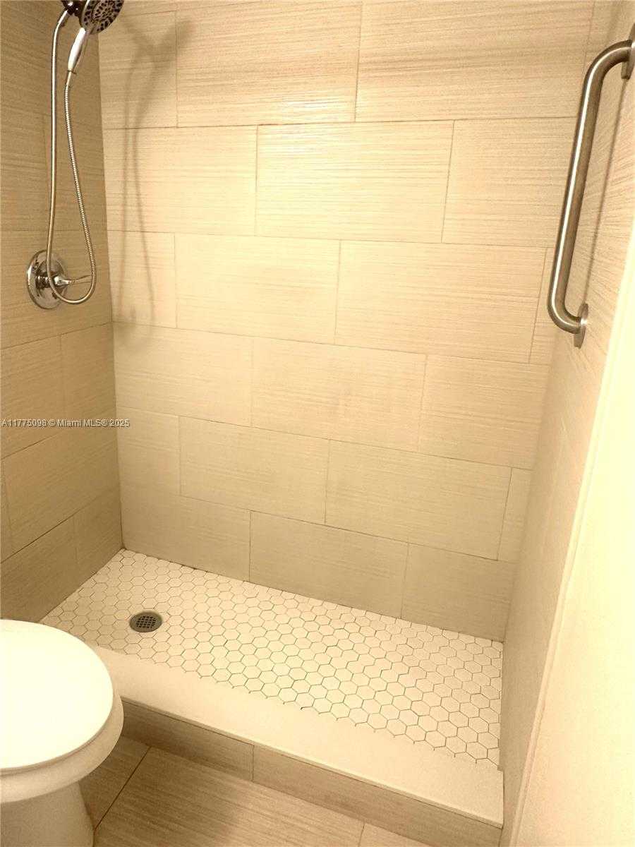 Small Image of 10764 NORTH KENDALL DR #I3, Miami Number 12