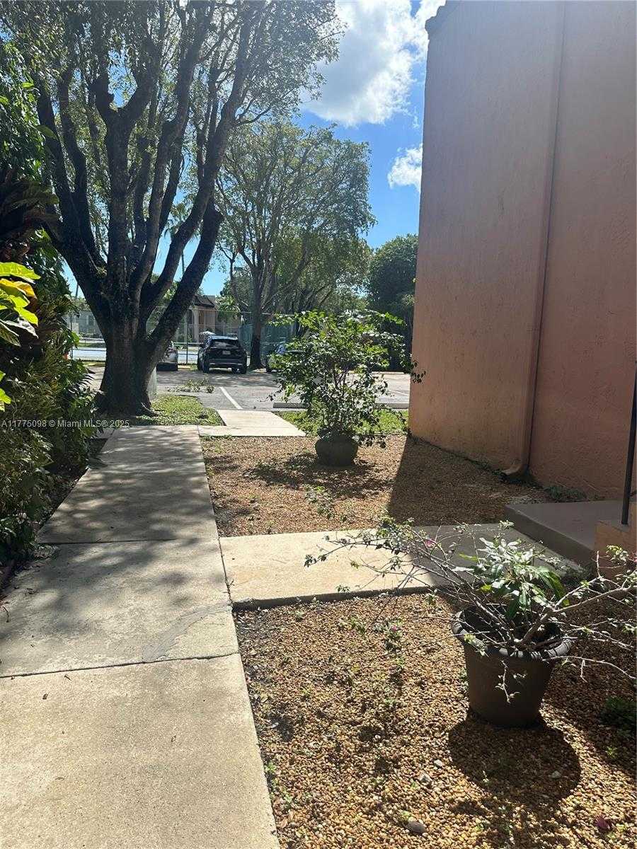 Small Image of 10764 NORTH KENDALL DR #I3, Miami Number 16