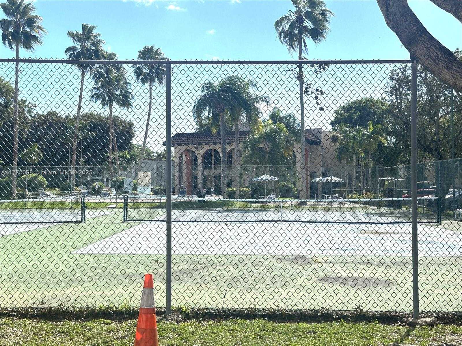 Small Image of 10764 NORTH KENDALL DR #I3, Miami Number 24