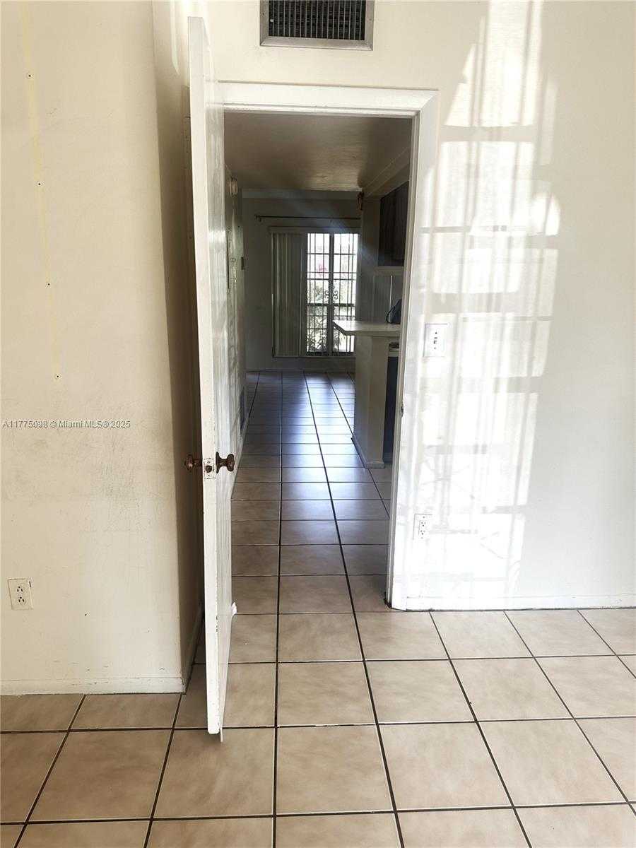 Small Image of 10764 NORTH KENDALL DR #I3, Miami Number 8