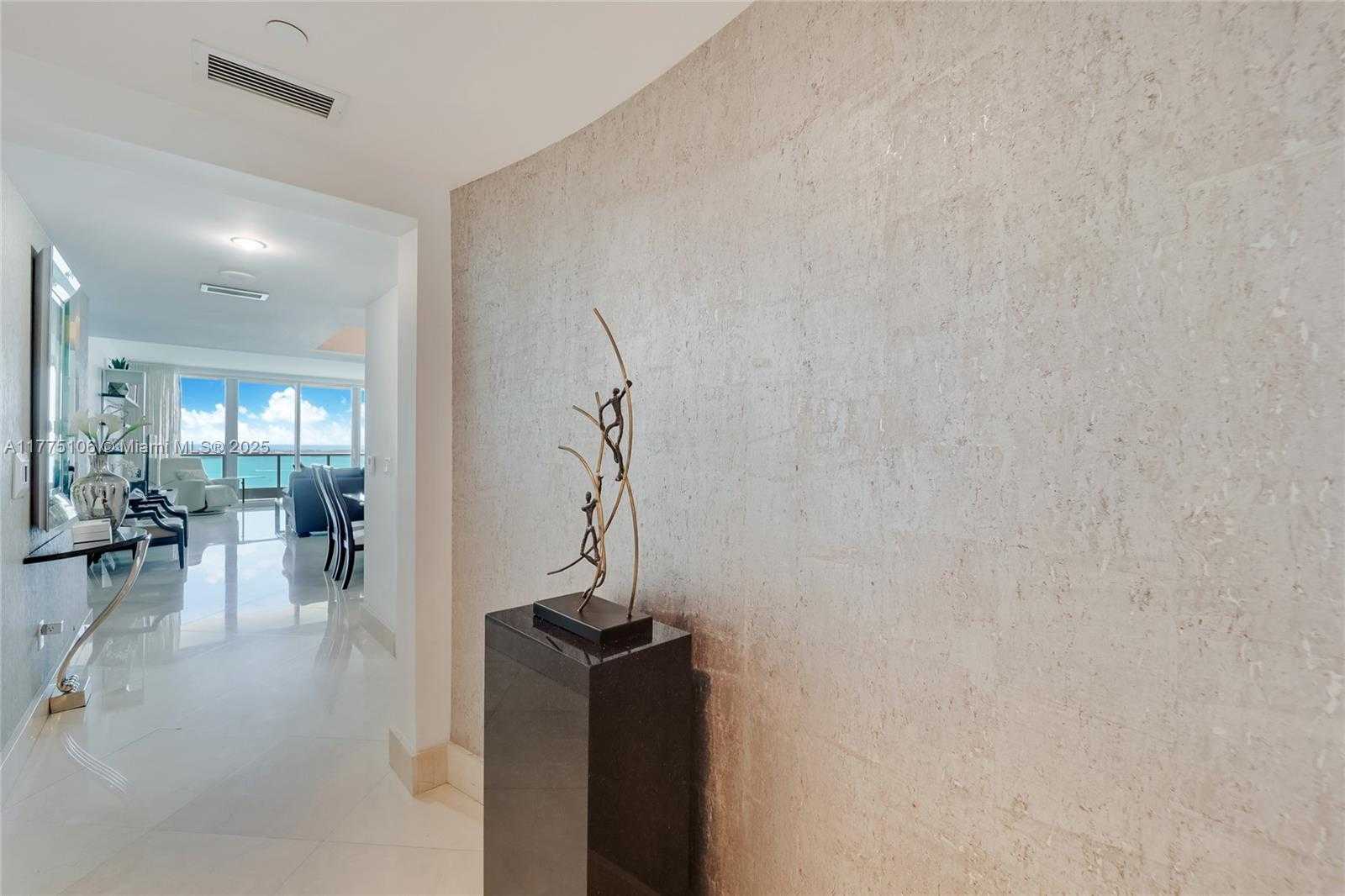 Small Image of 1331 BRICKELL BAY DR #2605, Miami Number 18