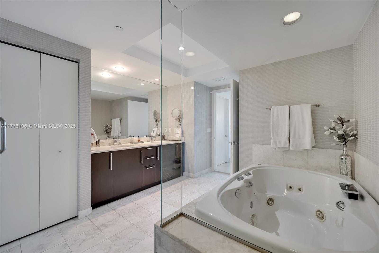 Small Image of 1331 BRICKELL BAY DR #2605, Miami Number 25