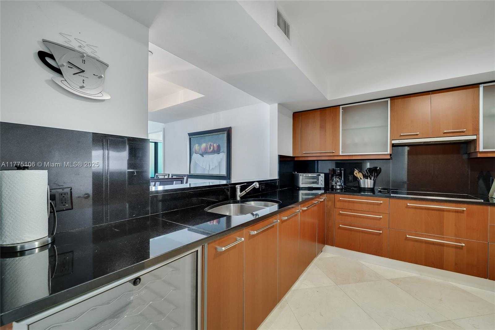 Small Image of 1331 BRICKELL BAY DR #2605, Miami Number 7