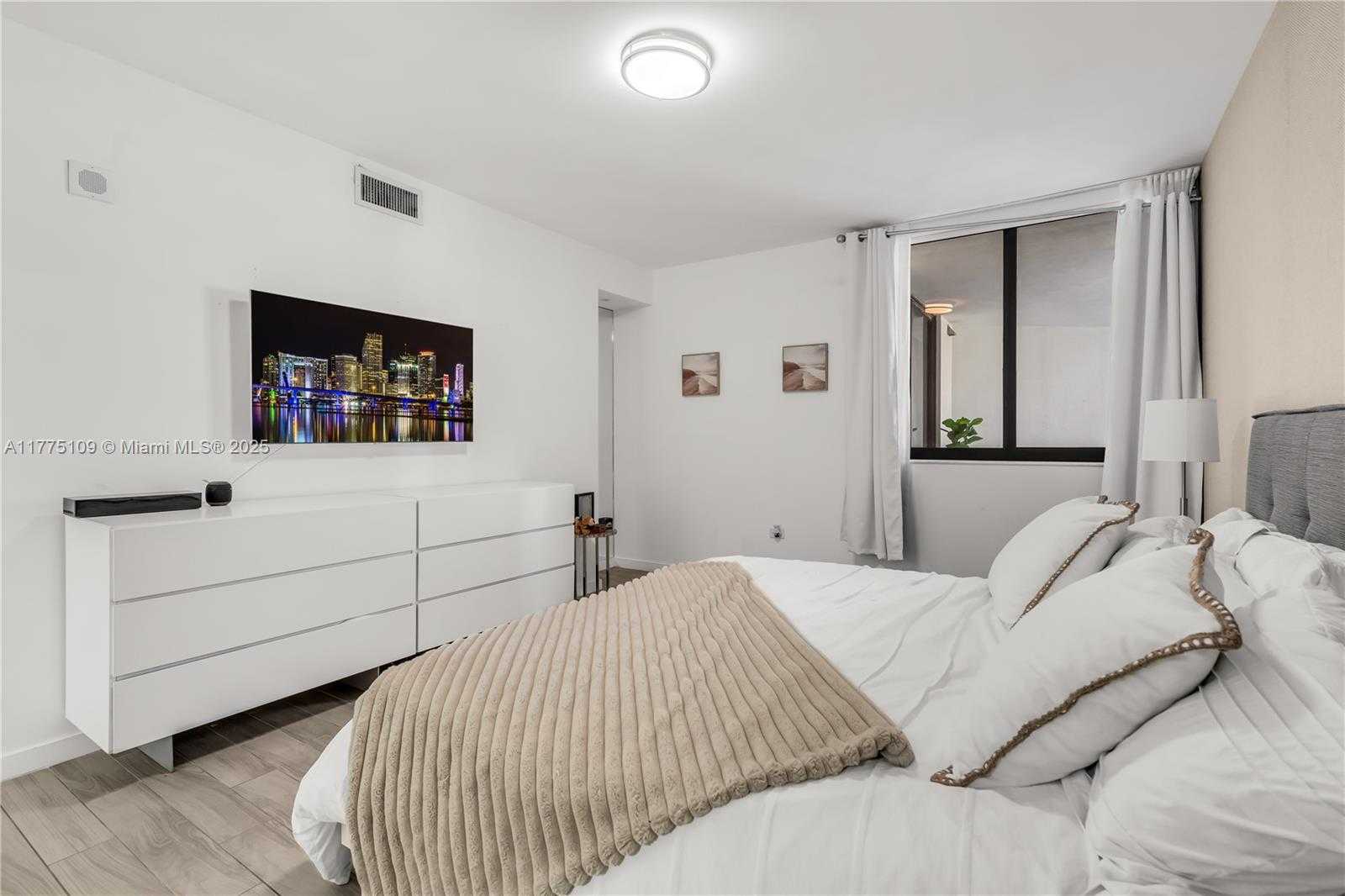 Small Image of 999 SOUTH WEST 1ST AVE #1516, Miami Number 11