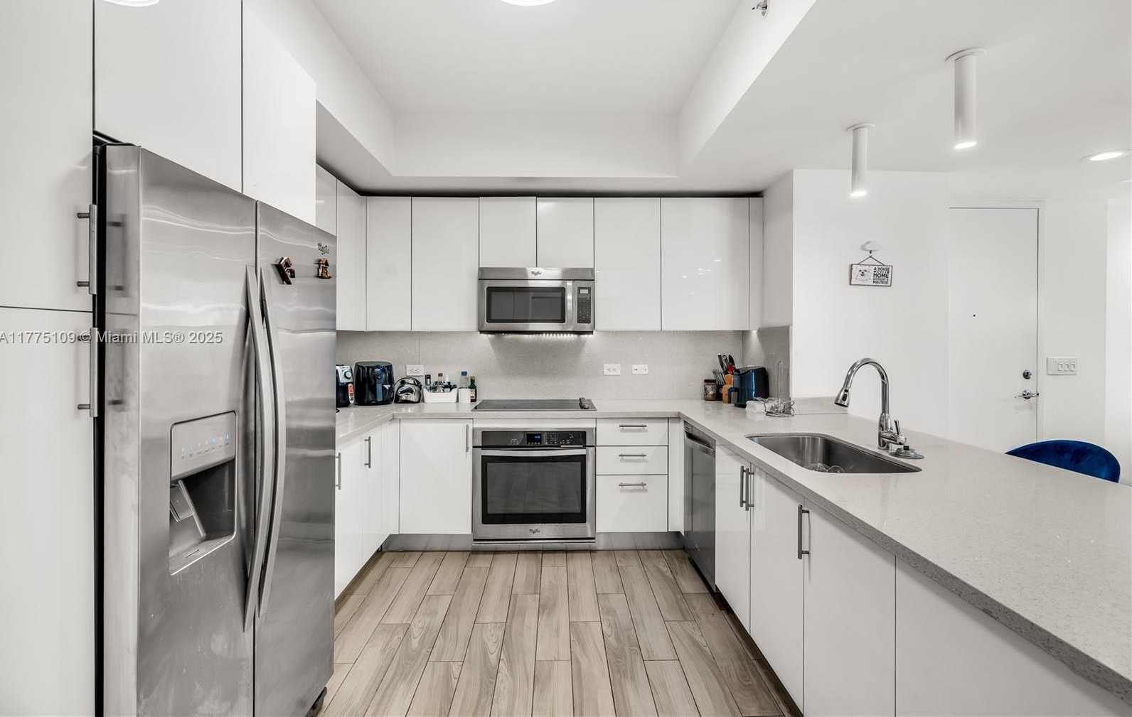 Small Image of 999 SOUTH WEST 1ST AVE #1516, Miami Number 7