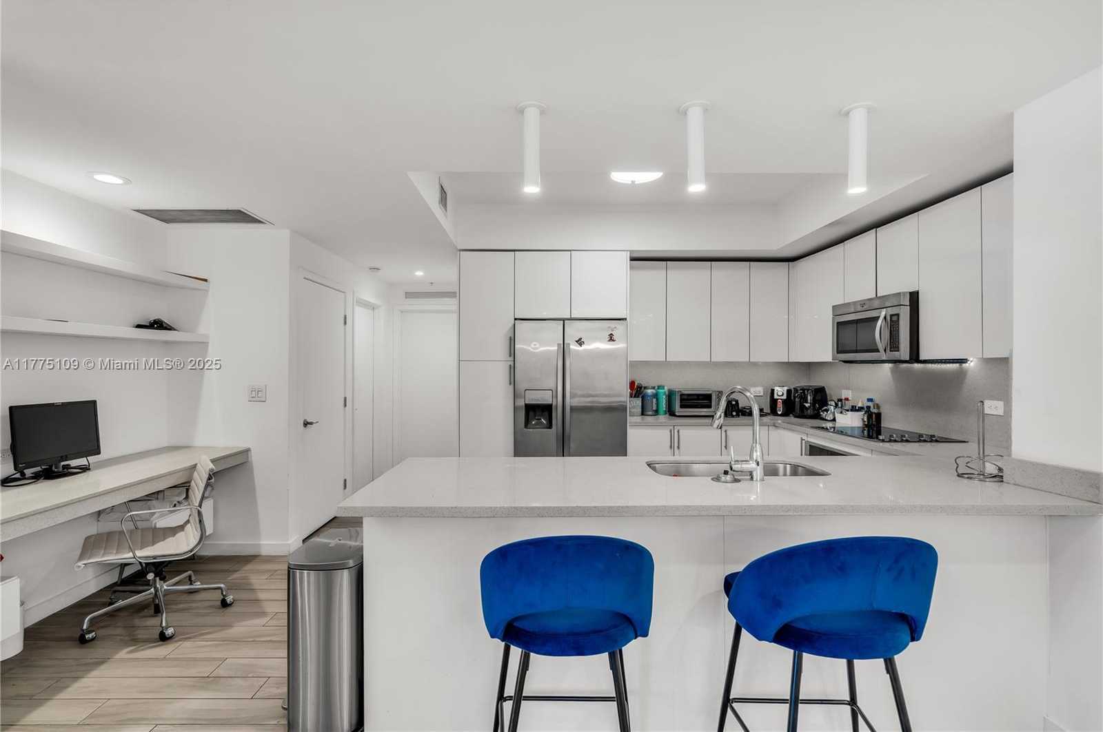 Small Image of 999 SOUTH WEST 1ST AVE #1516, Miami Number 9